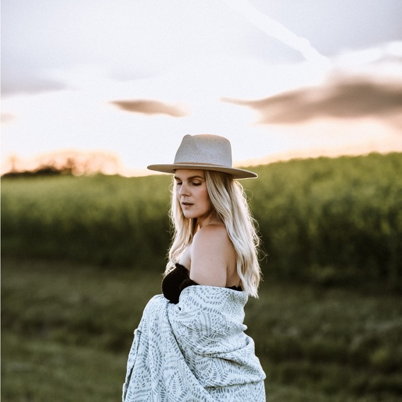 Meet your Posher, Kaitlyn - Picture 1 of 1